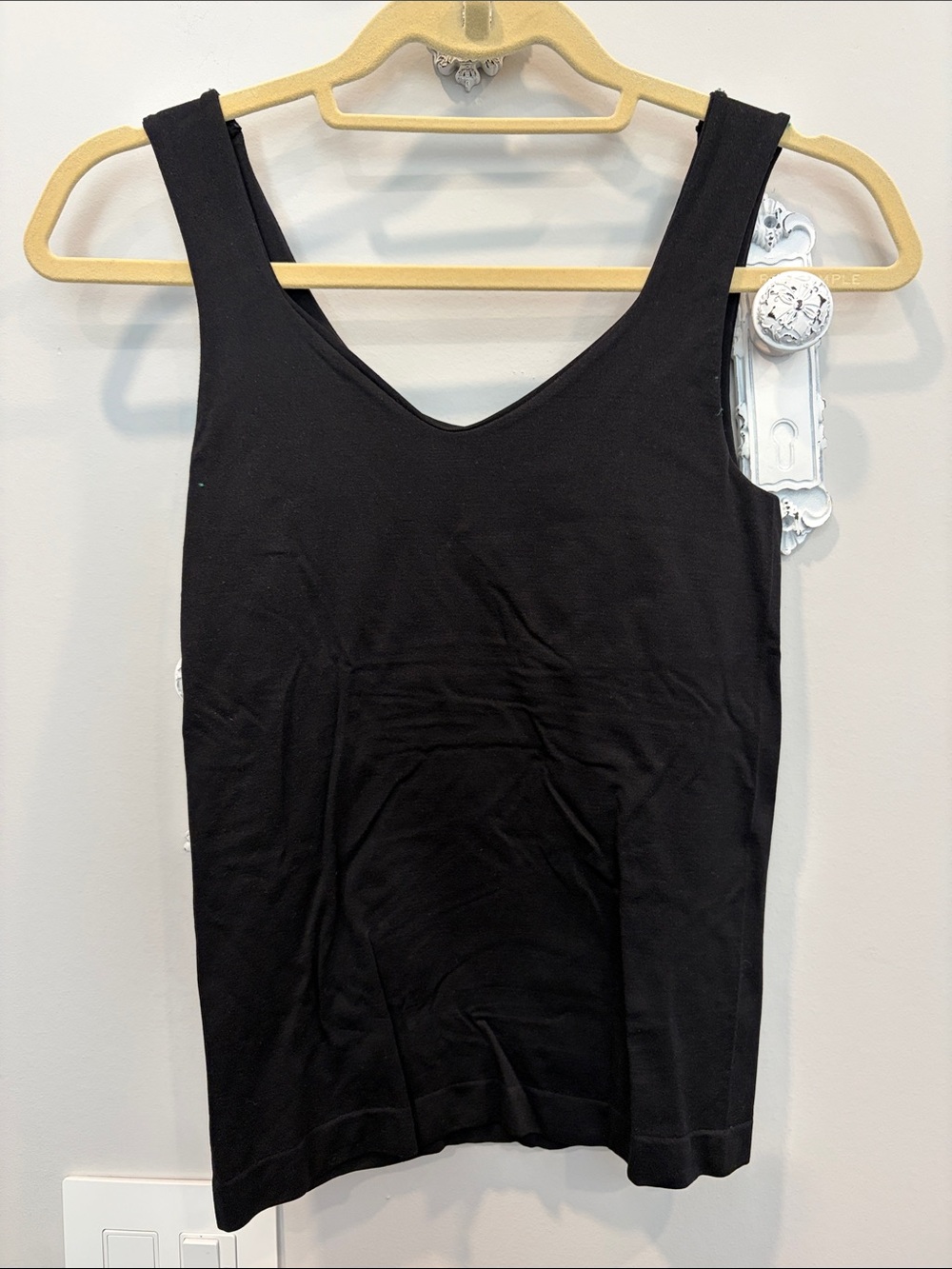 Zenana Outfitters Black V-Neck Sleeveless Tank